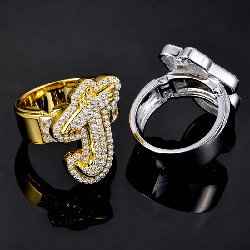 TUHE Iced Out Moissanite Custo - Initial Ring Custom recension och pris