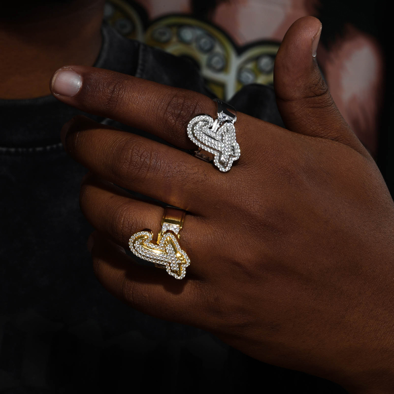 TUHE Iced Out Moissanite Custo - Initial Ring Custom recension och pris