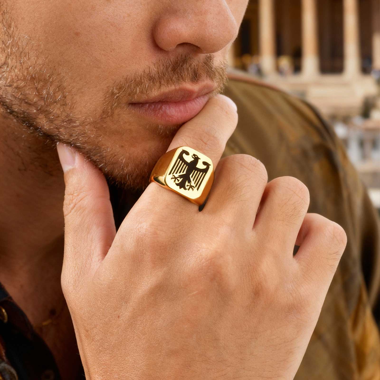 Custom Flying Hawk Eagle Ring  - Initial Ring Custom recension och pris
