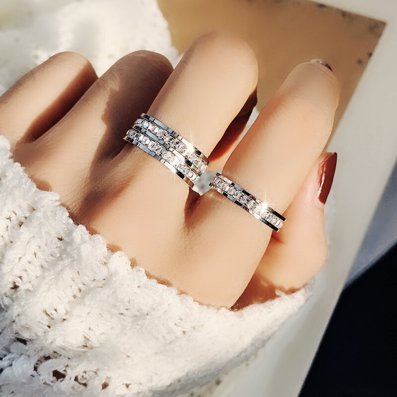 Luxury Rose Gold Color Single  - Initial Ring Custom recension och pris