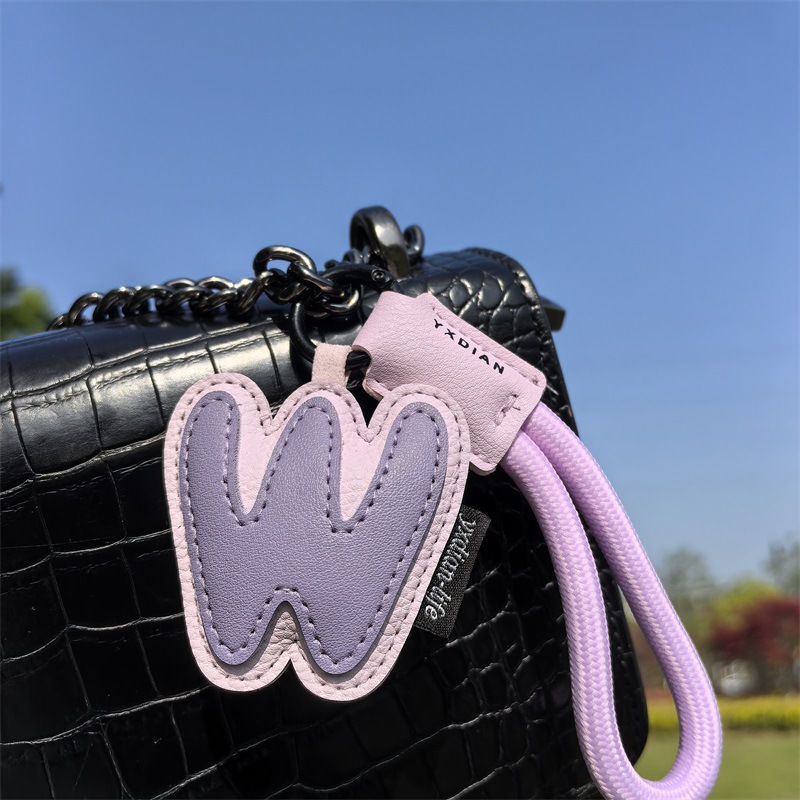 A To Z Leather Initials Keycha - Monogram Keychain Leather recension och pris