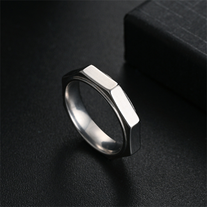 5MM Fashion Hexagon Titanium S - Initial Ring Custom recension och pris